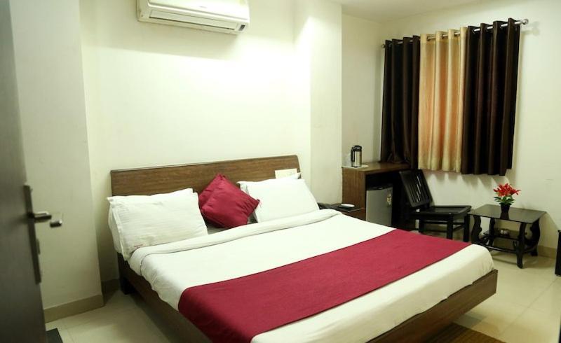 Hotel O Aditya Palace Bhopal Exteriör bild